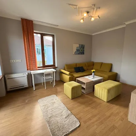 Rio Sunny 2bdr Near Ndk - Metro - Non-stop Paid Public Parking * Sofie