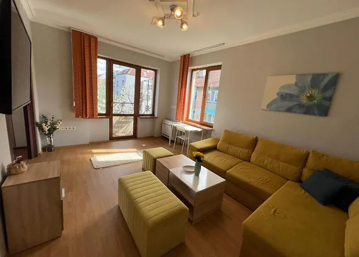 Rio Sunny 2bdr Near Ndk - Metro - Non-stop Paid Public Parking Sofia