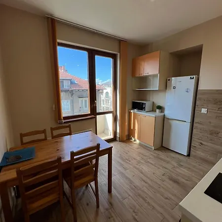 Rio Sunny 2bdr Near Ndk - Metro - Non-stop Paid Public Parking Apartment *