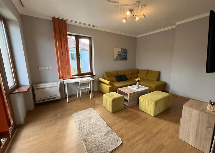 Rio Sunny 2bdr Near Ndk - Metro - Non-stop Paid Public Parking * Sofia