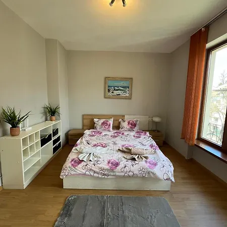 Rio Sunny 2bdr Near Ndk - Metro - Non-stop Paid Public Parking * София