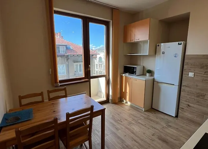 Rio Sunny 2bdr Near Ndk - Metro - Non-stop Paid Public Parking דירה *